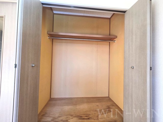 メゾン・ド・ラヴィ菰口 Ⅲの収納|イメージ（同建物内別部屋の写真です）