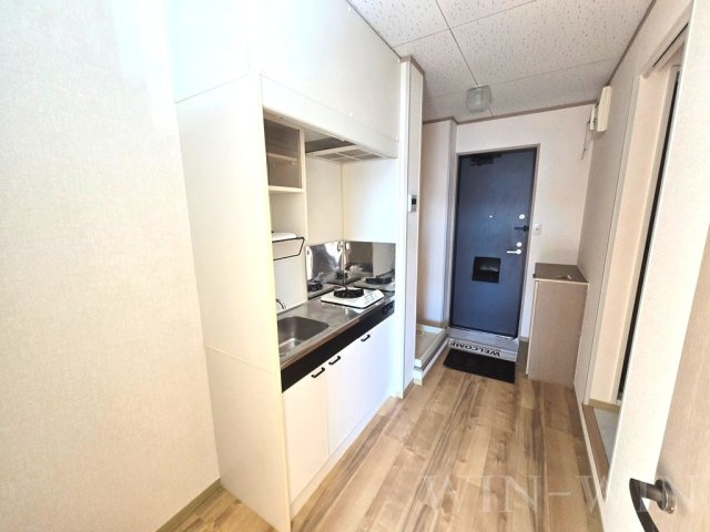 メゾン・ド・ラヴィ菰口 Ⅲのキッチン|イメージ（同建物内別部屋の写真です）