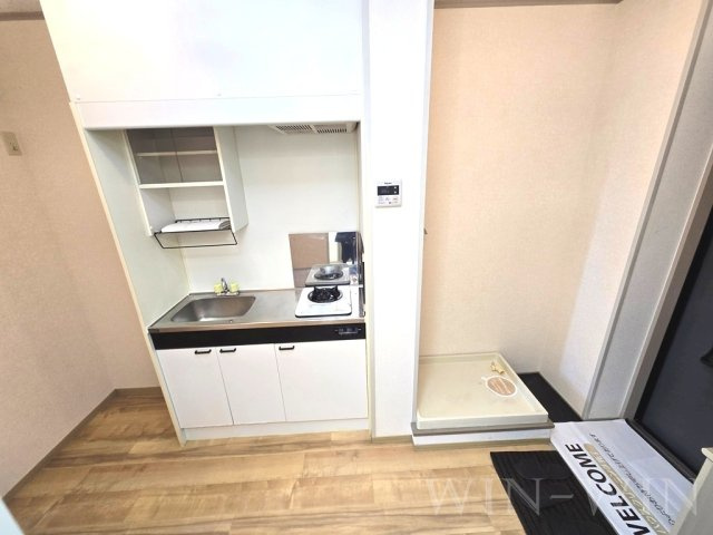 メゾン・ド・ラヴィ菰口 Ⅲのキッチン|イメージ（同建物内別部屋の写真です）
