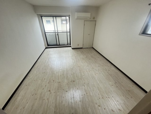 グローリア初穂新小岩の洋室