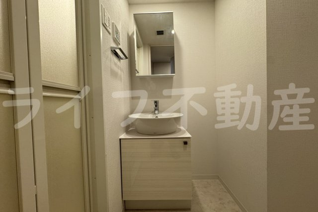 エスリード ザ・レーヴ大阪の独立洗面台|独立洗面台、朝の身支度には欠かせません