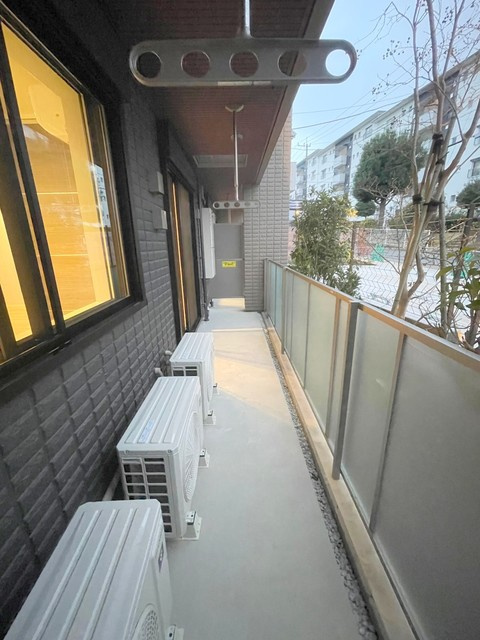 ＢＯＲＩＫＩ横浜かたくら　南棟のバルコニー