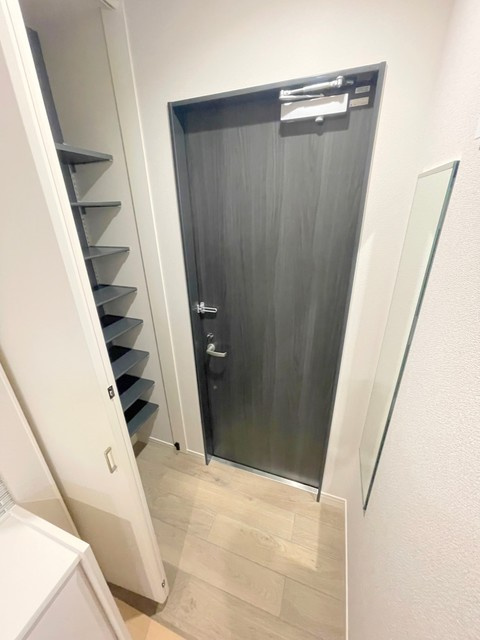 ＢＯＲＩＫＩ横浜かたくら　南棟の玄関