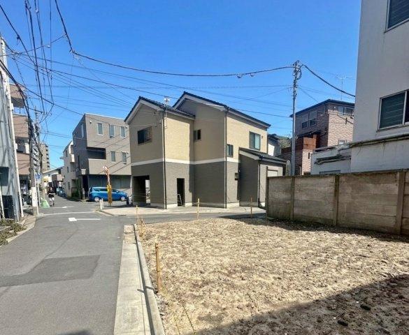 葛飾区金町3丁目 限定1区画の外観|開放感あふれる角地です
用途地域/商業地域、第二種低層住居専用地域
建ぺい率/80%、60％
容積率/500%、200％
様々な用途に対応可能です