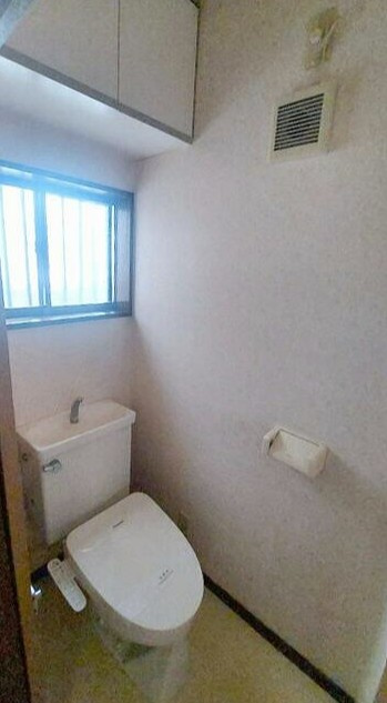 富士見市水谷東２丁目の一戸建てのトイレ