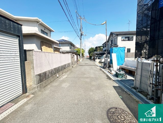 堺市東区日置荘原寺町　新築一戸建ての前面道路含む現地写真|周辺は落ち着いた街並みの住宅地！子育てがしやすい住環境です！まだ未完成ですが、現地でしかわからない事もございます。是非一度ご覧ください。