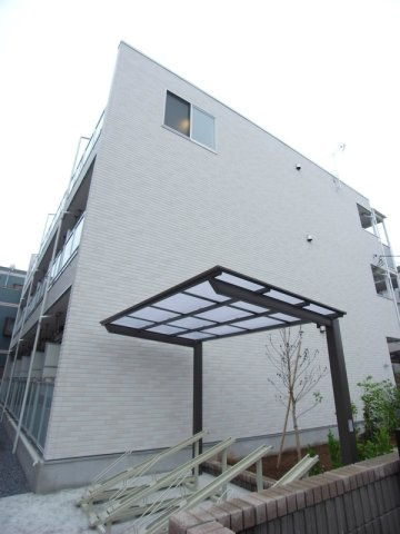 リブリ・東保木間のエントランス