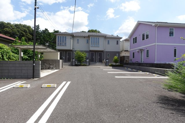 MResidence（エムレジデンス）の駐車場