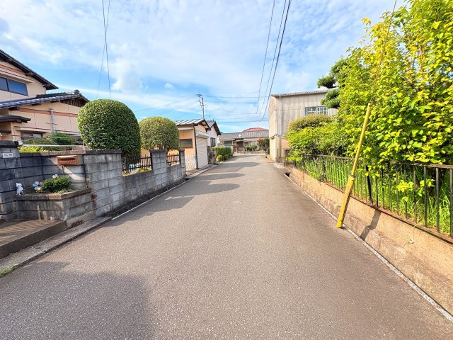 嘉穂郡桂川町土師　キッチン二つ　5LDKの前面道路含む現地写真