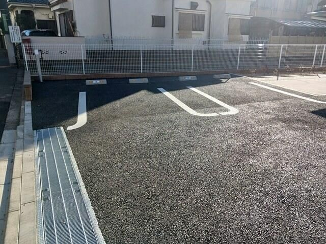 クラールフリーデの駐車場