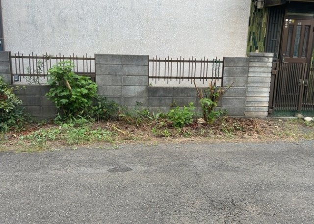 【前面道路含む現地写真】 | お持ちの車種によっては前面道路が広い方が便利でしょう。しかし、前面道路が広ければその分交通量が多くなるため、騒音などが気になる場合があります。実際に現地を見学し、周辺交通量や騒音などを確認しましょう！