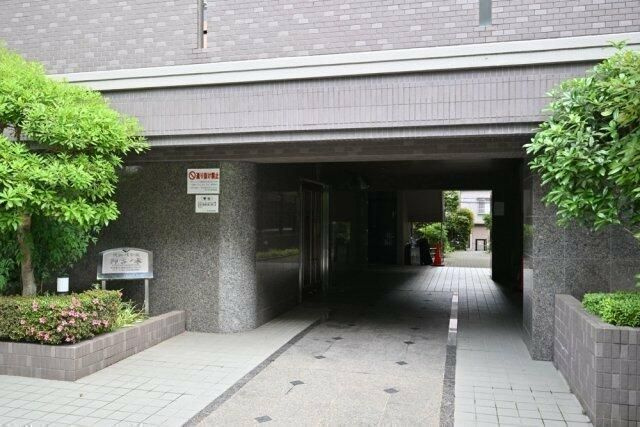 菱和パレス御茶ノ水湯島天神町のエントランス