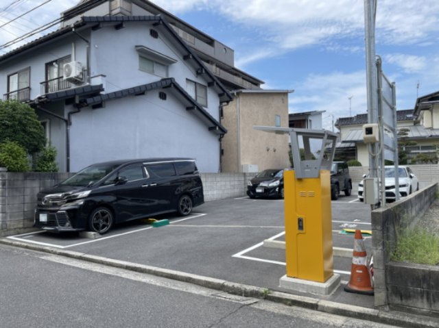 西原9丁目　土地の外観|間口が約8.2mとゆとりがあり、車の出し入れがしやすい敷地です。