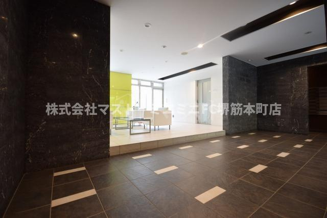 大阪市北区本庄西２丁目の賃貸マンションのロビー