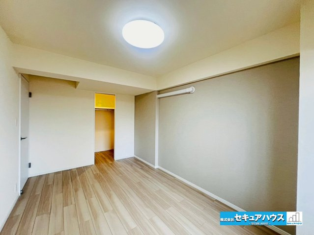 ファミール刈谷の洋室|【洋室】
◆家族一人ひとりの大切なプライベート空間。趣味に合わせて使って頂けるようシンプルに仕上げてあります。暮らし心地を大きく左右する収納を、適材適所に配置し使い勝手を考慮しました。　　　　　　　　