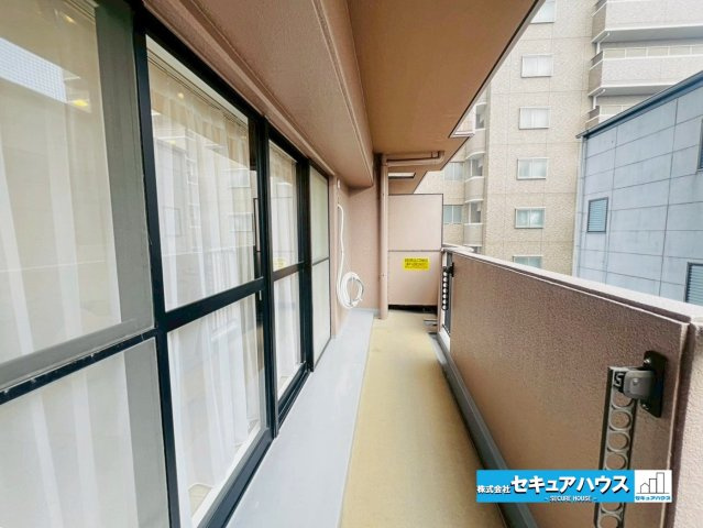 ファミール刈谷のバルコニー|【バルコニー】
◆見晴らしもよく、太陽の温かな温もりをめいっぱい受け止めてくれます。
太陽の光と爽やかな風を受けたお洗濯物はあっという間に乾き、取りこむ時には太陽の匂いを感じられそうですね。　　　　　