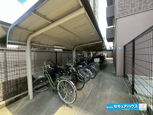 ファミール刈谷の駐輪場|事前予約にて現地ご見学いただけます！お気軽にお問い合わせください♪
■株式会社　セキュアハウス　豊明店■
住宅ローンに強く、知識、経験豊富なスタッフ在籍
お客様に寄り添い、ご成約後もサポート致します。