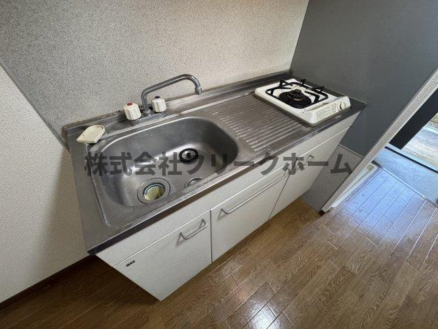 小金井市東町３丁目のアパートのキッチン