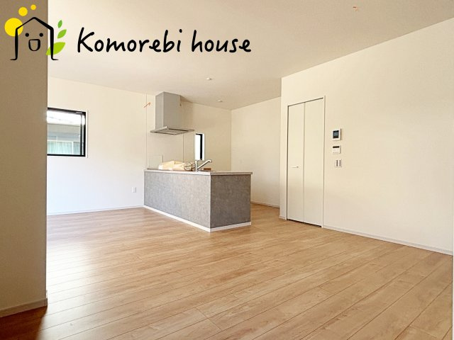 上尾市東町　6期　新築一戸建て　KEIAI GRACE　01の洋室