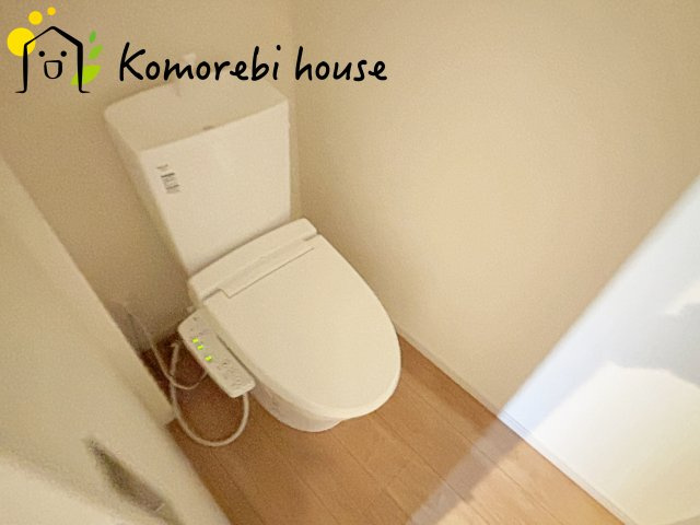 上尾市東町　6期　新築一戸建て　KEIAI GRACE　01のトイレ