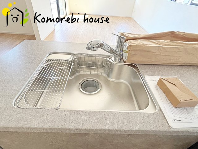 上尾市東町　6期　新築一戸建て　KEIAI GRACE　01のキッチン