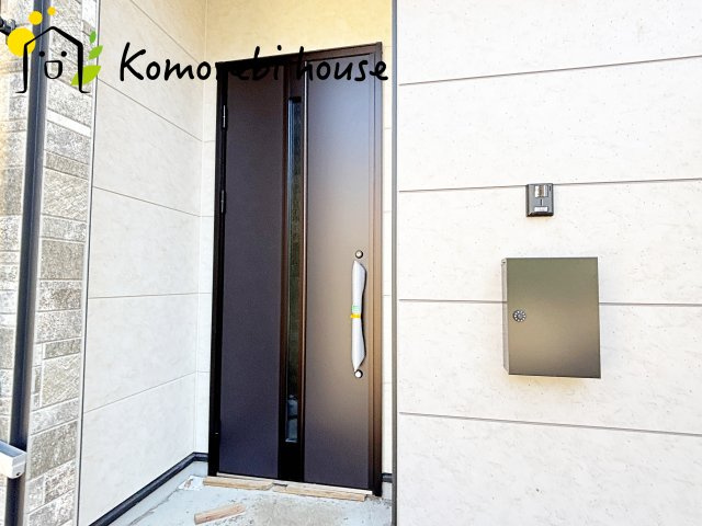 上尾市東町　6期　新築一戸建て　KEIAI GRACE　01の玄関