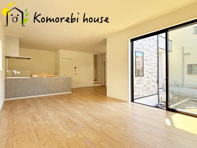 上尾市東町　6期　新築一戸建て　KEIAI GRACE　01の居間・リビング