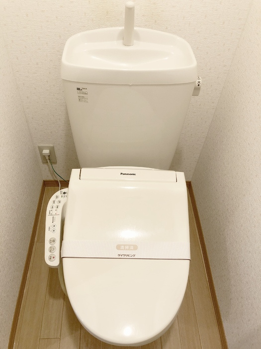 エスポワール Ⅰのトイレ|シャワー付き暖房便座