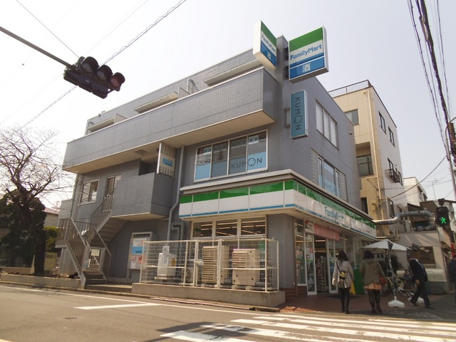 ベストヒーゲルハイムの外観|1階にコンビニがあるので便利です！