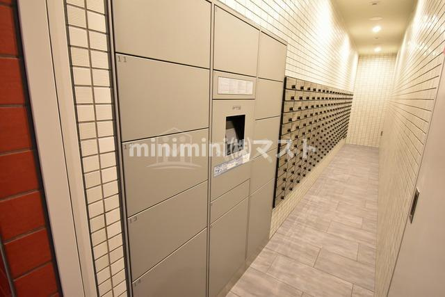 プレサンス谷町九丁目駅前のロビー