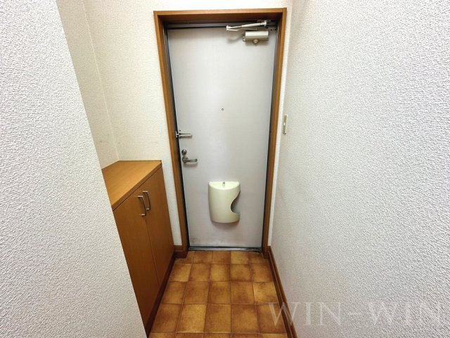 シャルマンドミールの玄関