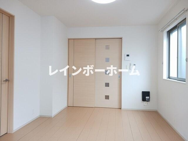 リラ　トゥルぺの寝室