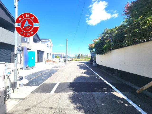 太宰府市大佐野5丁目第1-2棟（2号棟）の外観|前面道路含む現地の写真です。