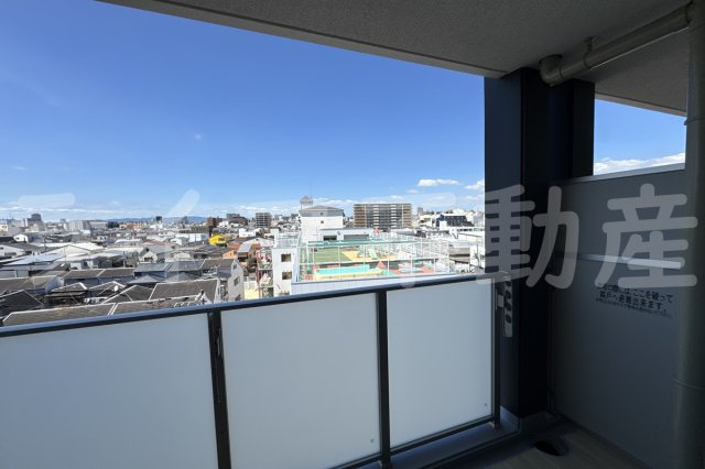 エスリード ザ・レーヴ大阪のバルコニー|外からの目が気にならないバルコニーで洗濯物が干せます