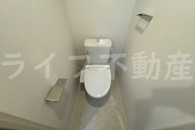 エスリード ザ・レーヴ大阪のトイレ|コンパクトで使いやすいトイレです