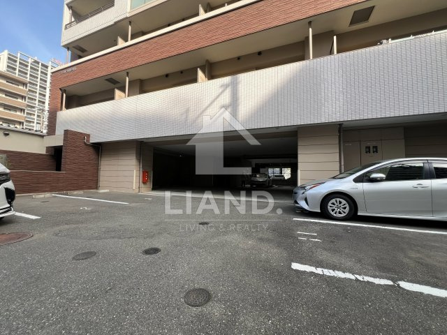 ラ・フルール博多駅南の駐車場|ラ・フルール博多駅南