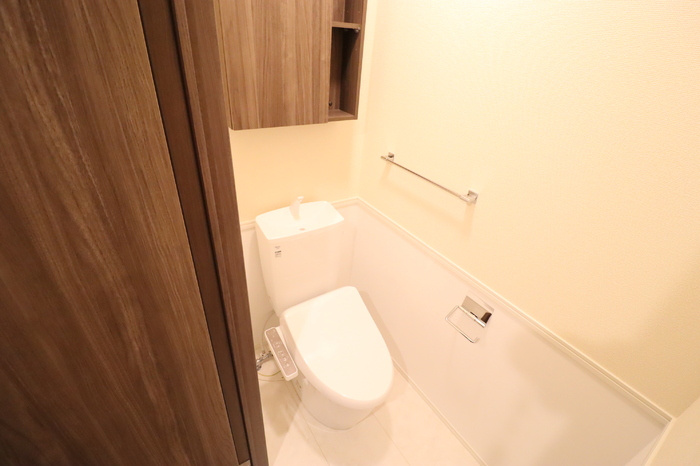 プレタクチュール中根町のトイレ|落ち着いた色調のトイレです
