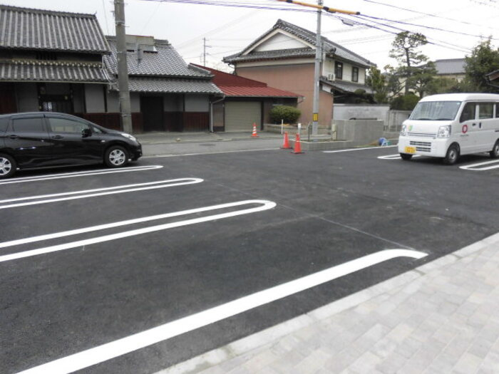 アネックス憩103の駐車場