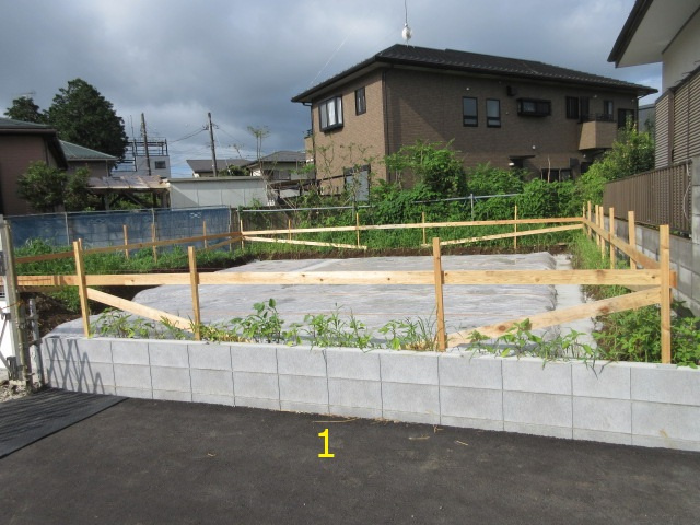 【仲介手数料無料】新築戸建　東松山市石橋2206-5（全2棟）の前面道路含む現地写真