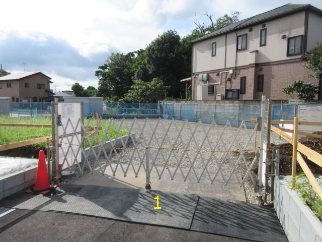 【仲介手数料無料】新築戸建　東松山市石橋2206-5（全2棟）の前面道路含む現地写真