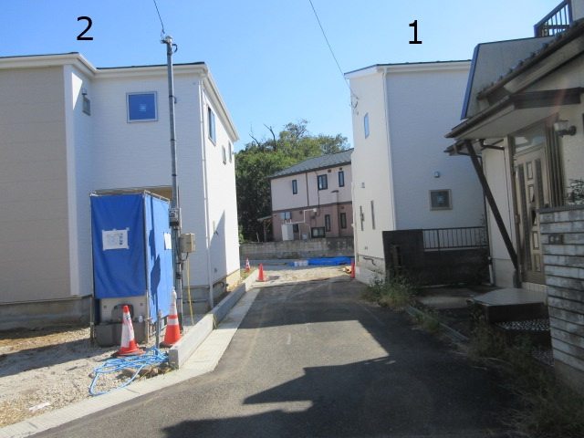 【仲介手数料無料】新築戸建　東松山市石橋2206-5（全2棟）の前面道路含む現地写真