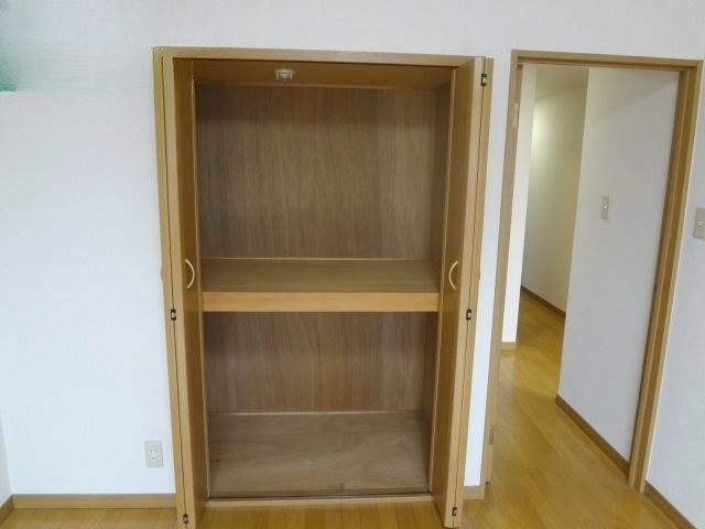 アークハイツ内山下の収納
