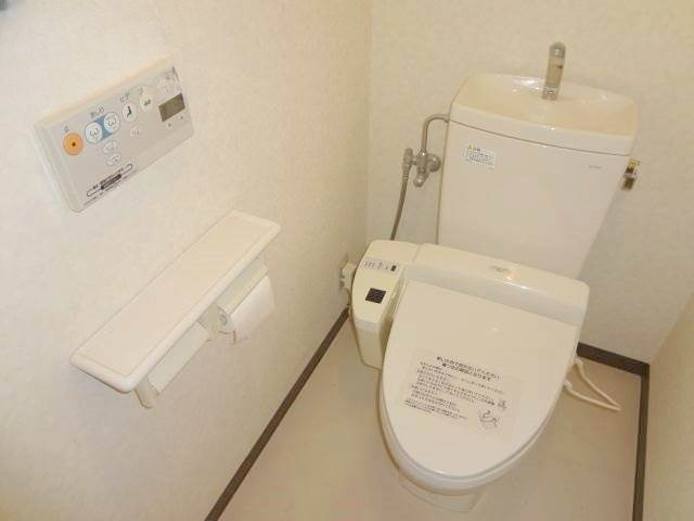 アークハイツ内山下のトイレ