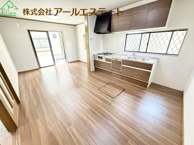 加古川市平岡町二俣　　　JR「東加古川駅」徒歩20分の居間・リビング
