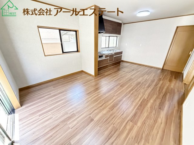 加古川市平岡町二俣　　　JR「東加古川駅」徒歩20分の居間・リビング