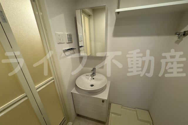 エスリード ザ・レーヴ大阪の独立洗面台|独立洗面台あり、毎朝おしゃれに忙しい女性の方におすすめです