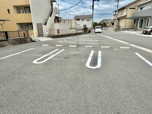 フィレール　デュ　トラジャⅦの駐車場