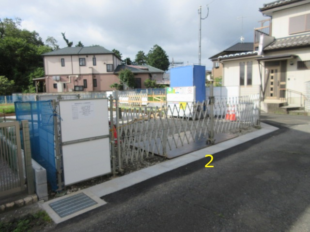 【仲介手数料無料】新築戸建　東松山市石橋2206-5（全2棟）の前面道路含む現地写真