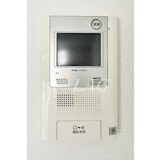 【設備】 | サンクレスト弐番館 | モニター付きインターホンです。
