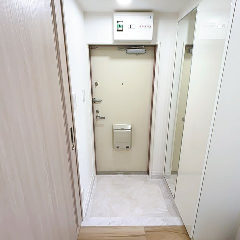 市谷台マンションの玄関